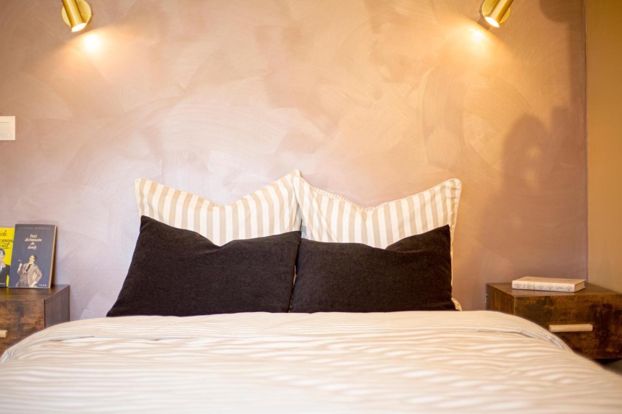 Ideal Pro & Couple - 2 Logements Theme Boho Chic Rdc & Dandy 1Er Etage - Quartier Calme - Jardin - Wifi Hd - Smart Tv - Parking Gratuit - Proche Centre & Transports - Ask Home Valenciennes Exterior photo